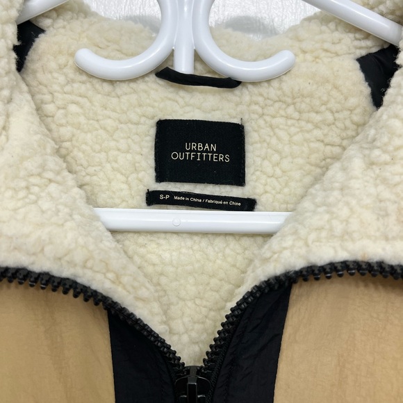 UO iets frans Cropped Coat - Picture 3 of 5